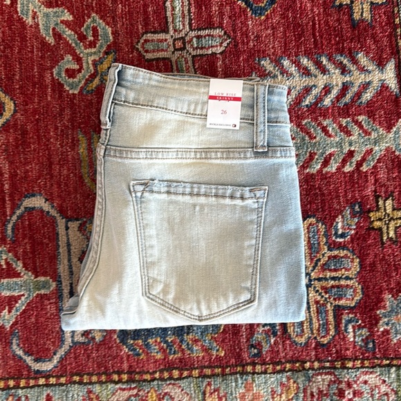 NWT KanCan Buckle Destroyed Weathered Skinny Light Blue Denim Jeans - Picture 1 of 7